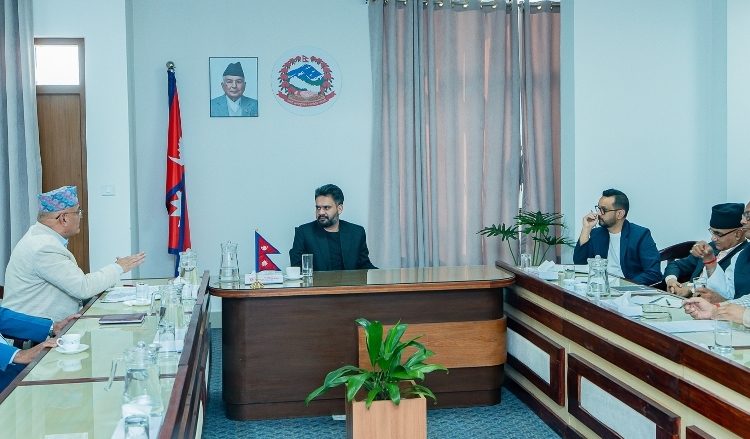 प्रधानमन्त्री र प्रदेशका मुख्यमन्त्रीहरूबीच छलफल