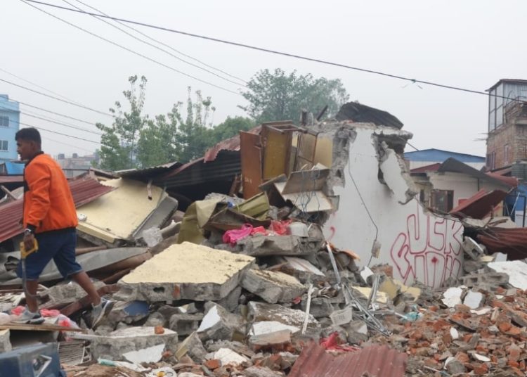 मनोहरामा सुकुम्बासी बस्ती हटाउने कार्य सुरु