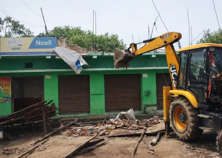 पर्सामा रहेको गुठीको अतिक्रमित ५ बिघा जग्गा खाली