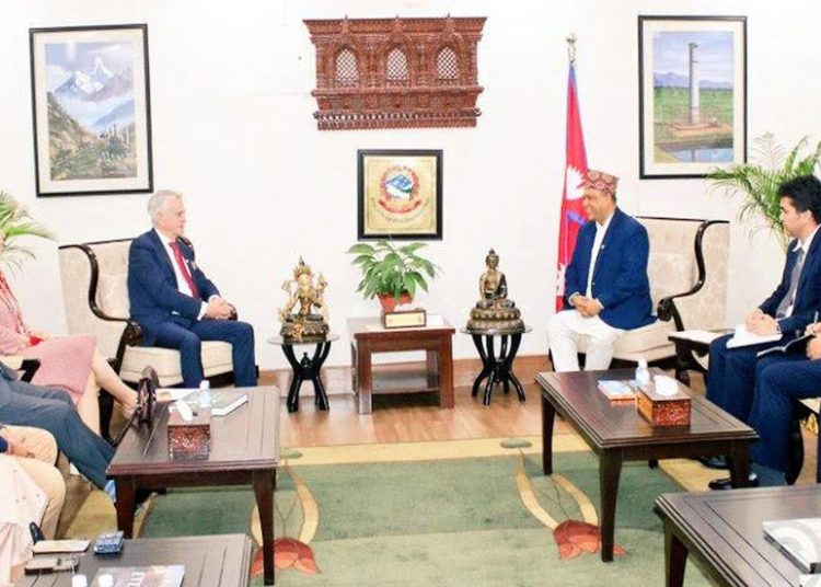 परराष्ट्रमन्त्रीसँग अमेरिकी सहायकमन्त्रीले गरे शिष्टाचार भेट