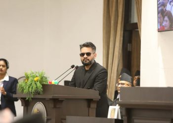 प्रधानमन्त्रीले बैठकमा उठाएका प्रश्नको जवाफ दिए