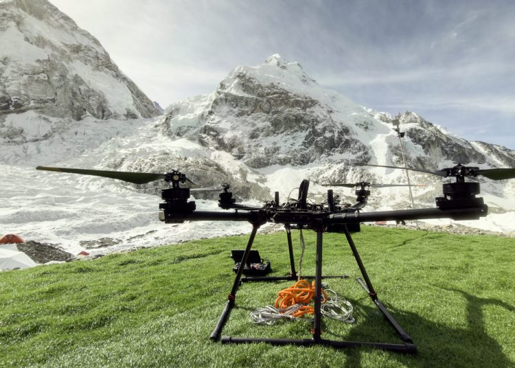 एभरेष्ट बेसक्याम्पमा २ अमेरिकन कार्गो ड्रोनको औपचारिक उद्घाटन