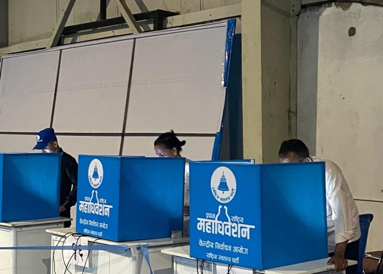 रास्वपाकाे मतदान जारी