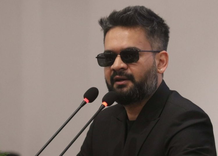 सामाजिक सञ्जालमा व्यङ्ग्यात्मक स्टाटस