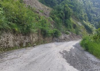 आजदेखि मध्यपहाडी लोकमार्गमा सवारी सञ्चालनमा रोक