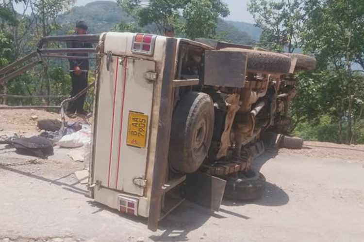 जिप दुर्घटना हुँदा एकको मृत्यु अन्य १८ जना घाइते