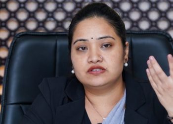 अवकास पाइसकेका व्यक्तिलाई करारमा नराख्न पत्राचार