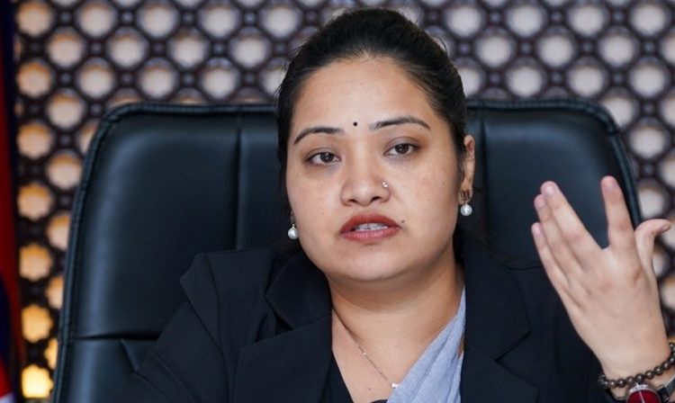 अवकास पाइसकेका व्यक्तिलाई करारमा नराख्न पत्राचार