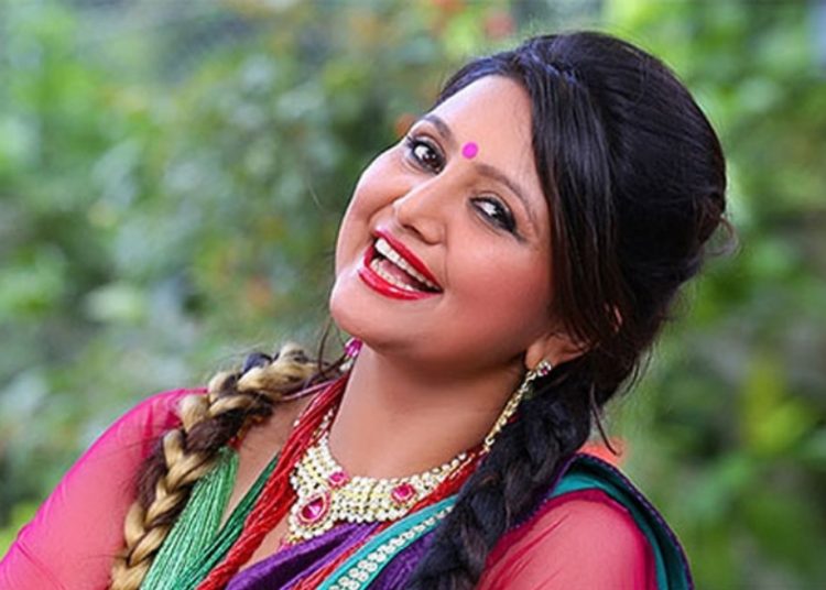कलाकार दीपाश्री निरौलाको ब्रेन ट्युमरको सफल शल्यक्रिया