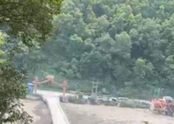 बाढीले धादिङ फुर्केखोला पुल बगायाे