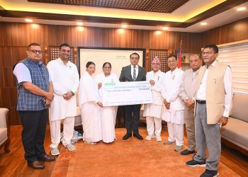 बाढीपीडितहरुका लागि ब्रह्माकुमारी राजयोगकाे एक करोड एक लाख रुपैयाँ सहयोग