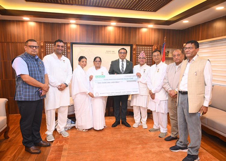 बाढीपीडितहरुका लागि ब्रह्माकुमारी राजयोगकाे एक करोड एक लाख रुपैयाँ सहयोग