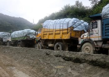 ल्याण्डफिल्ड साइटमा लेदोसहितको पानी बग्न थाल्याे