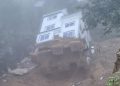 धापाखेलमा साढे दुई तले घर ढल्याे