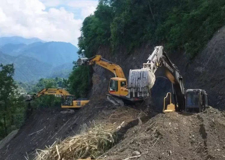 त्रिभुवन राजपथ अवरुद्ध
