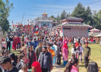शक्तिपीठ उग्रतारा भगवती मन्दिरमा दर्शनार्थीको घुइँचो