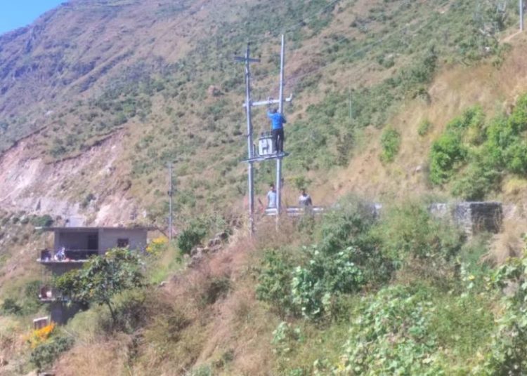 पिपलडाँडामा २५ केभीए क्षमताको ट्रान्सफर्मर जलेपछि तिला फिडर बन्द