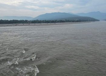 नदीमा खुट्टा धुन गएका आमा-छोरा बेपत्ता, छोरीको उद्धार 